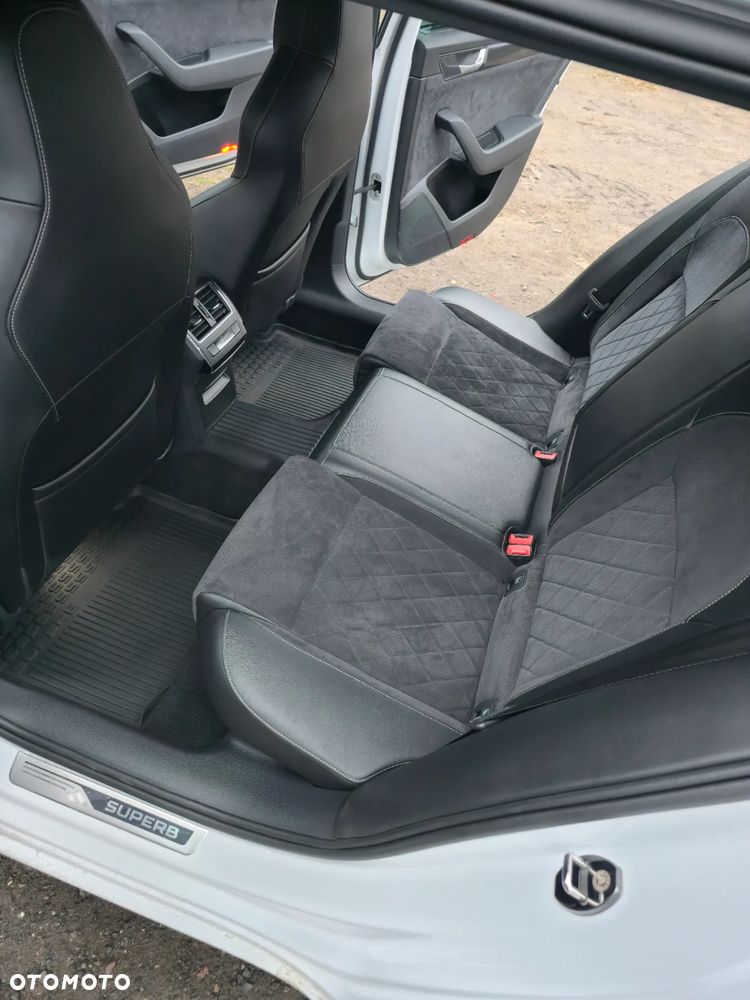 Skoda Superb 2.0 TDI 4x4 Sportline DSG - 33