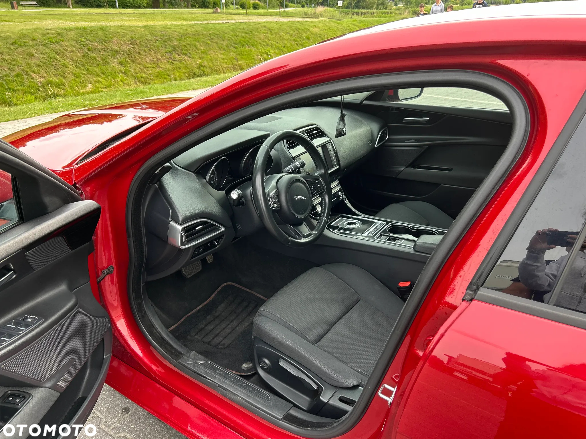 Jaguar XE 2.0 D Prestige - 8