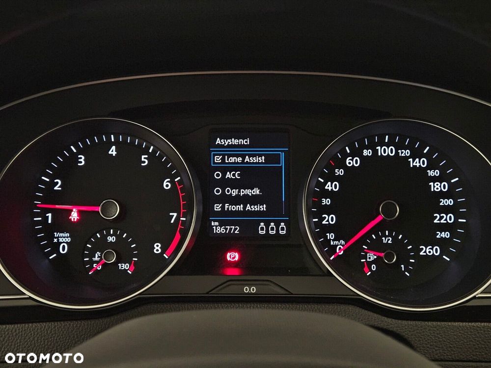 Volkswagen Passat - 16