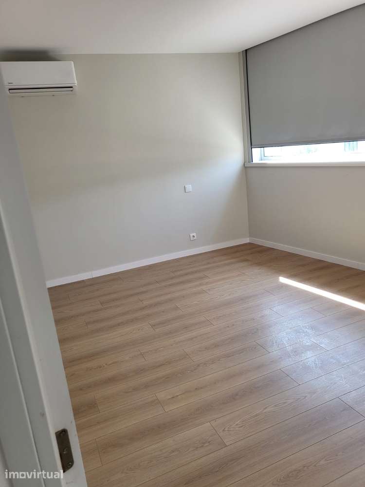 T1 com cozinha equipada no centro de Vila Verde - Grande imagem: 3/4