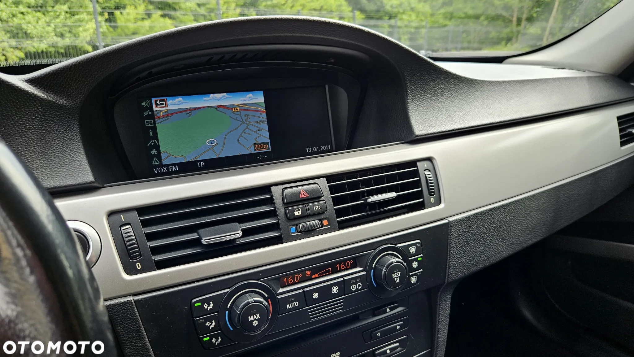 BMW Seria 3 318i Touring - 31