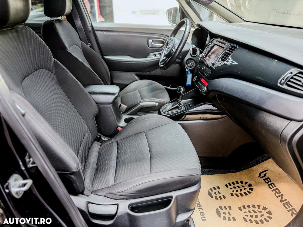 Kia Carens - 22