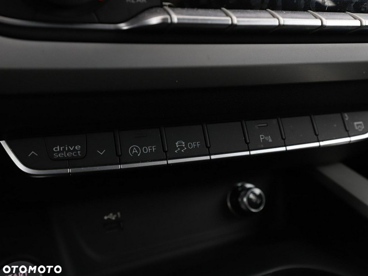 Audi A4 Avant 30 TDI S tronic advanced - 29