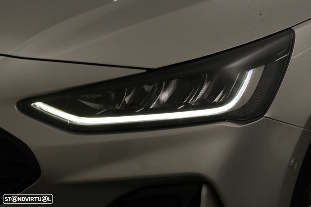 Ford Focus 1.0 EcoBoost MHEV ST-Line X - 6