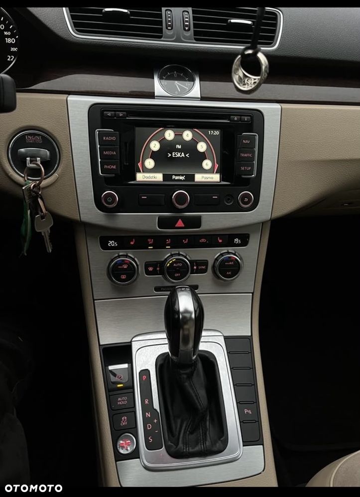 Volkswagen Passat - 4