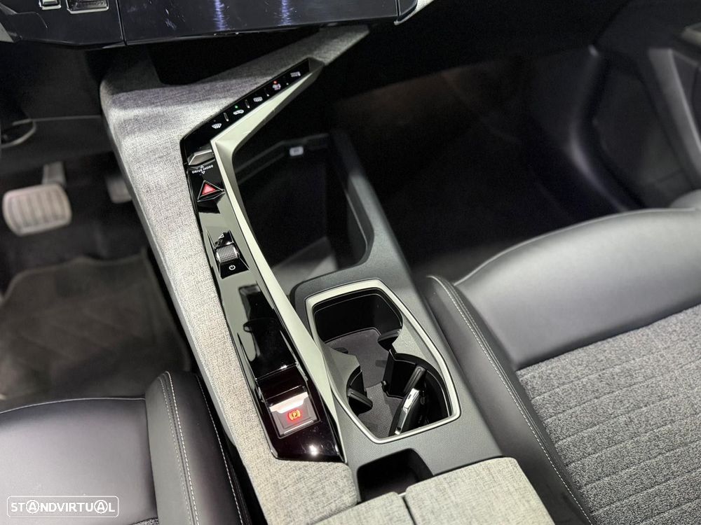 Peugeot 3008 1.2 Hybrid Allure e-DCS6 - 11