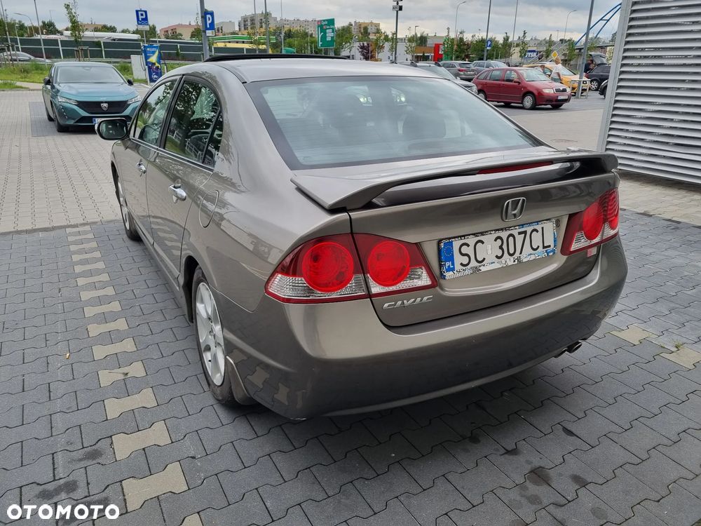 Honda Civic 1.8 Executive - 5