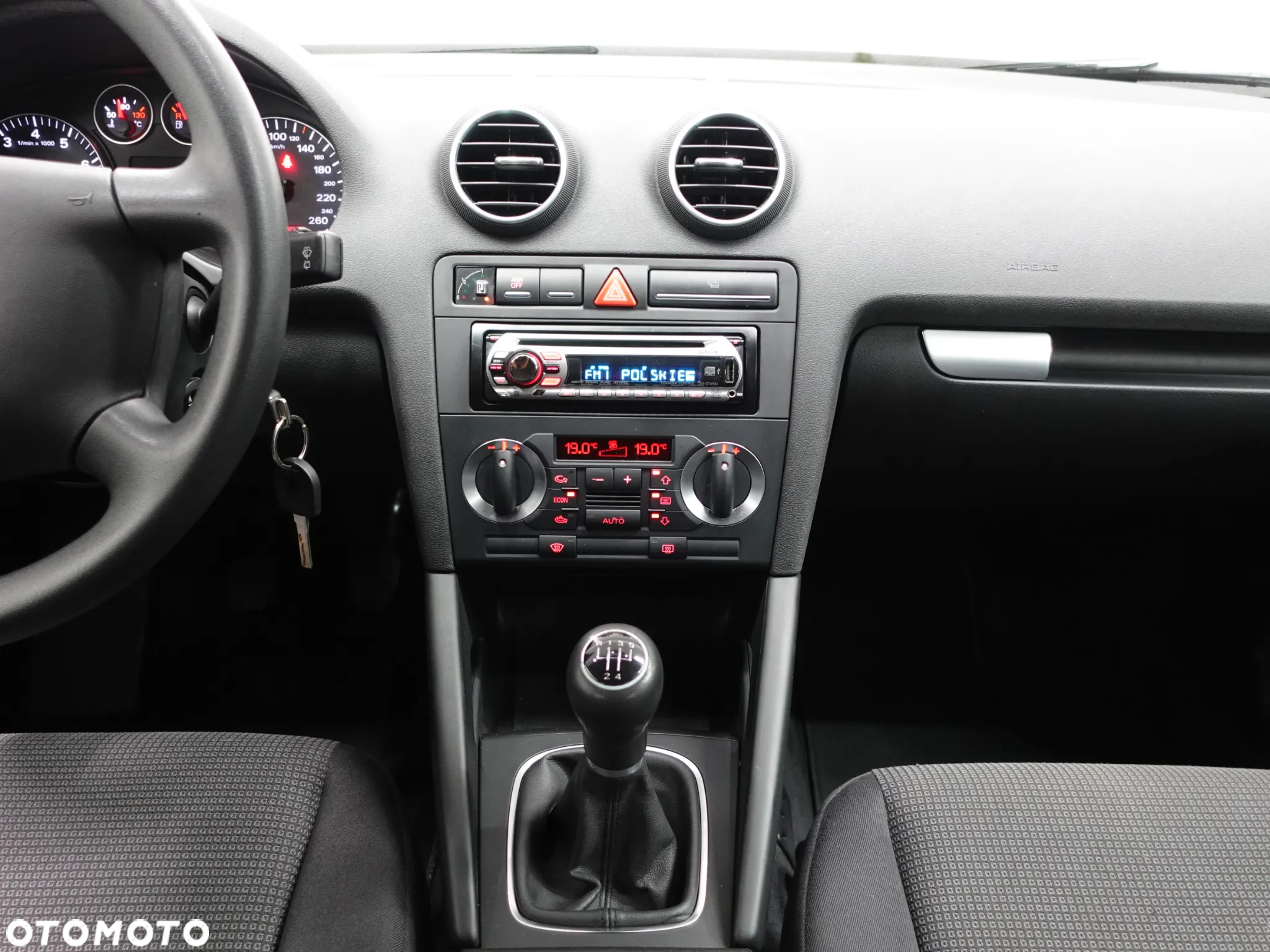Audi A3 1.6 Ambiente - 33