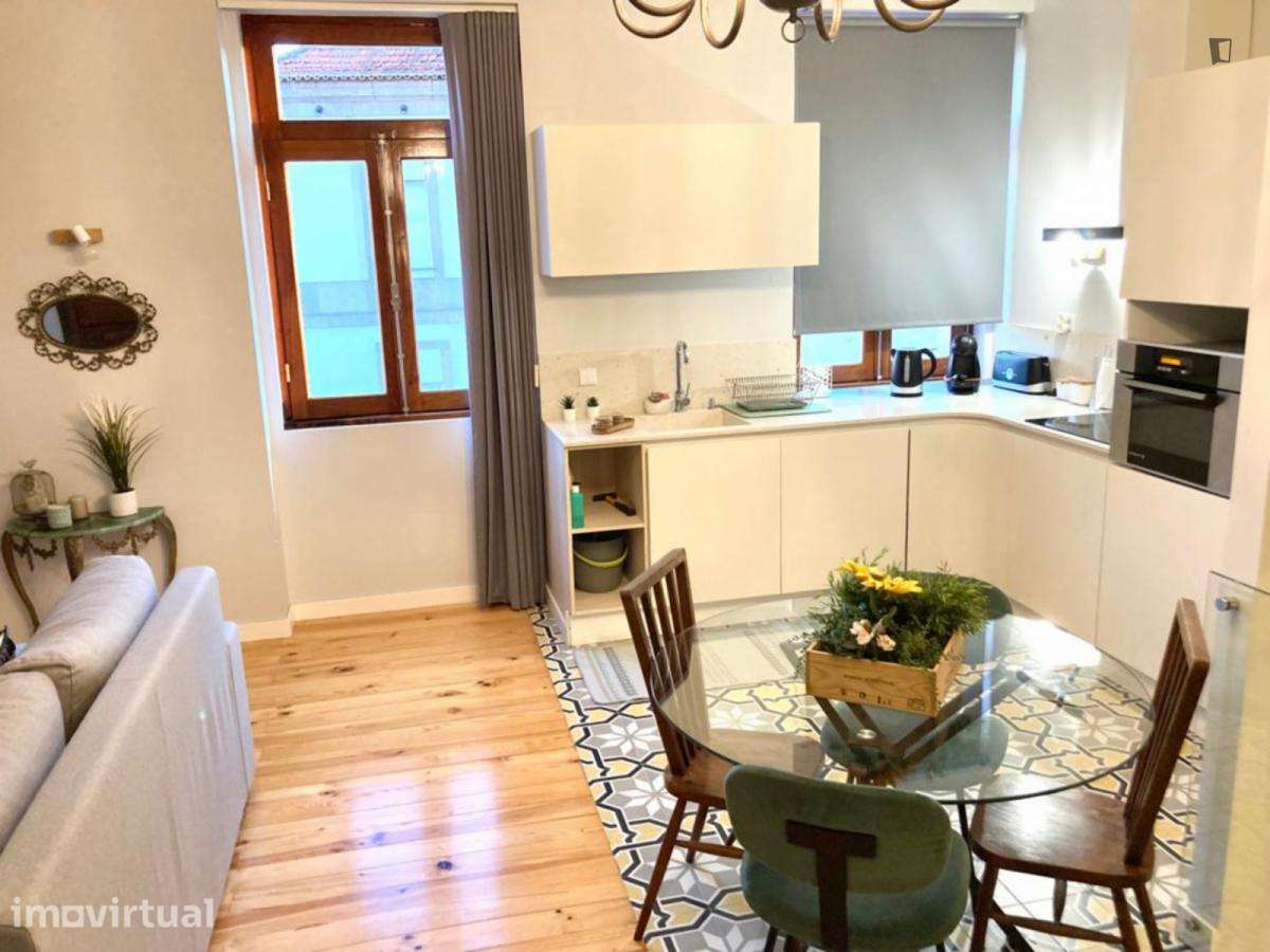 Apartamento com 1 quartos - localizado em Cedofeita Porto - Grande imagem: 3/12