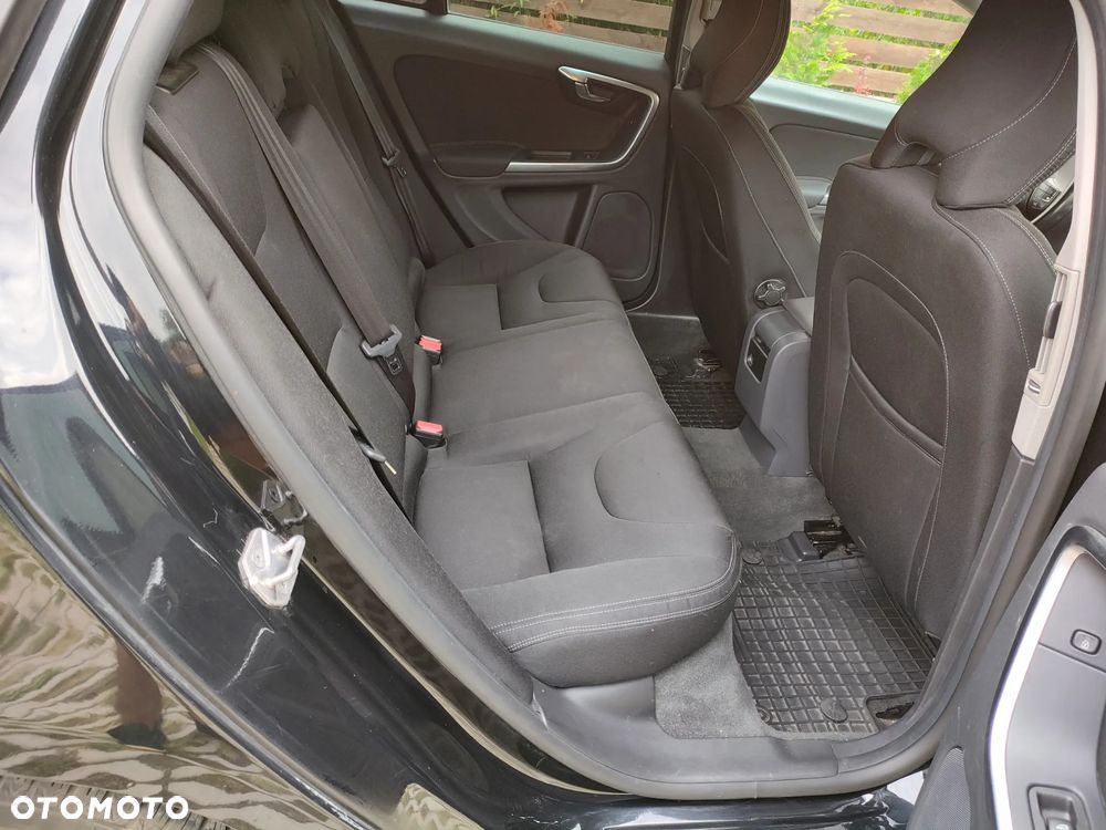 Volvo V60 D3 Base - 13