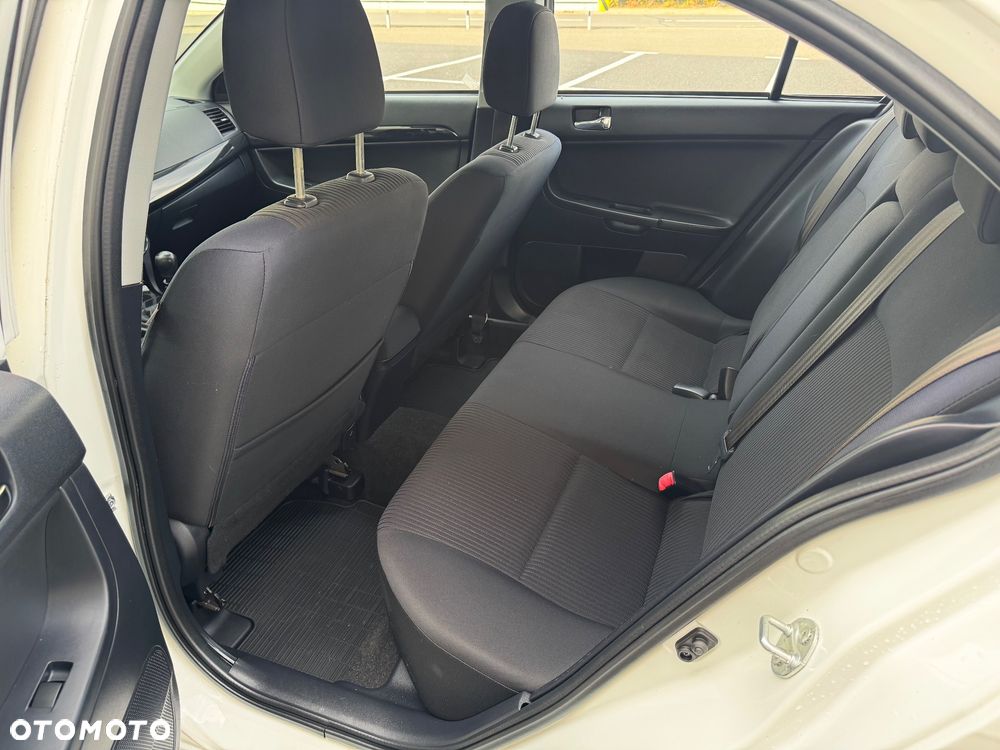 Mitsubishi Lancer - 18