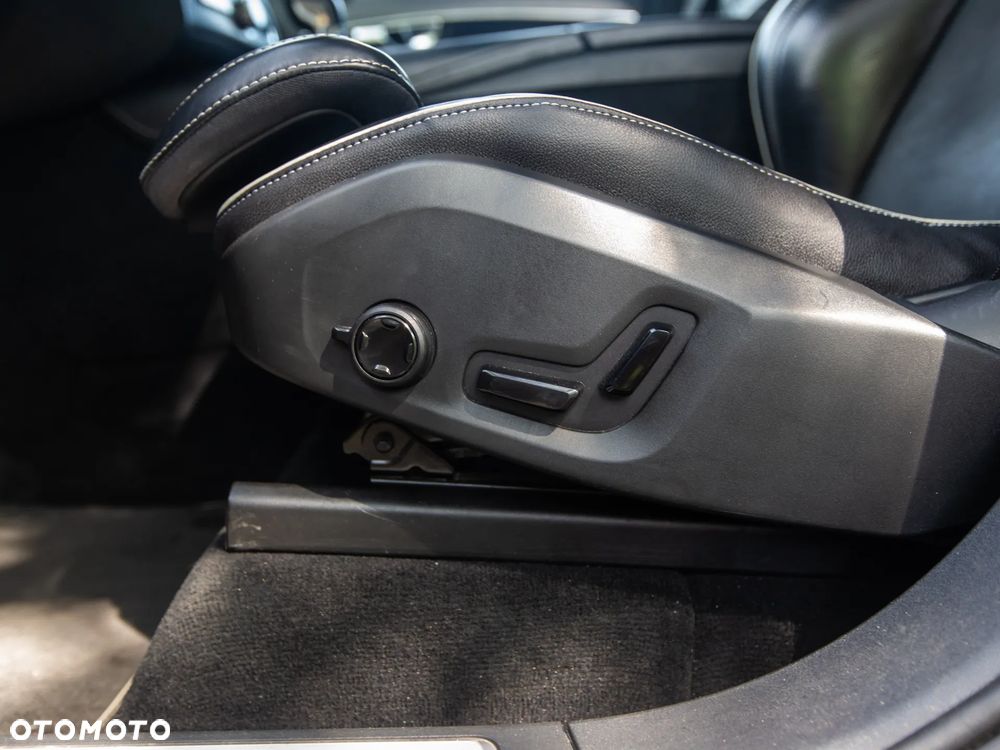 Volvo XC 90 T6 AWD Geartronic RDesign - 24