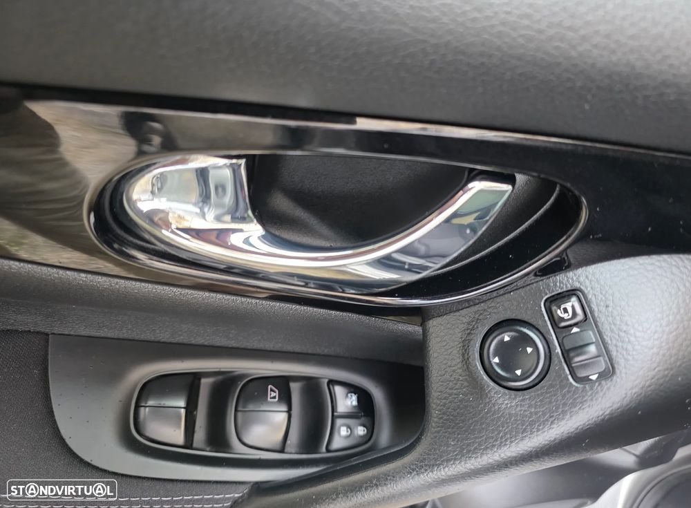 Nissan Qashqai 1.5 dCi N-Connecta 18 - 31