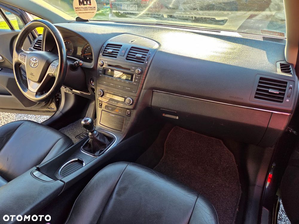 Toyota Avensis 1.8 Premium - 12