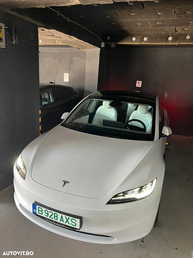 Tesla Model 3 RWD - 8