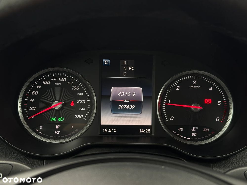 Mercedes-Benz Klasa C 200 (BlueTEC) d 7G-TRONIC - 26