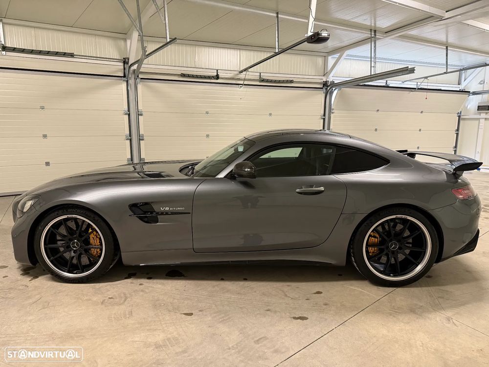 Mercedes-Benz AMG GT R - 8