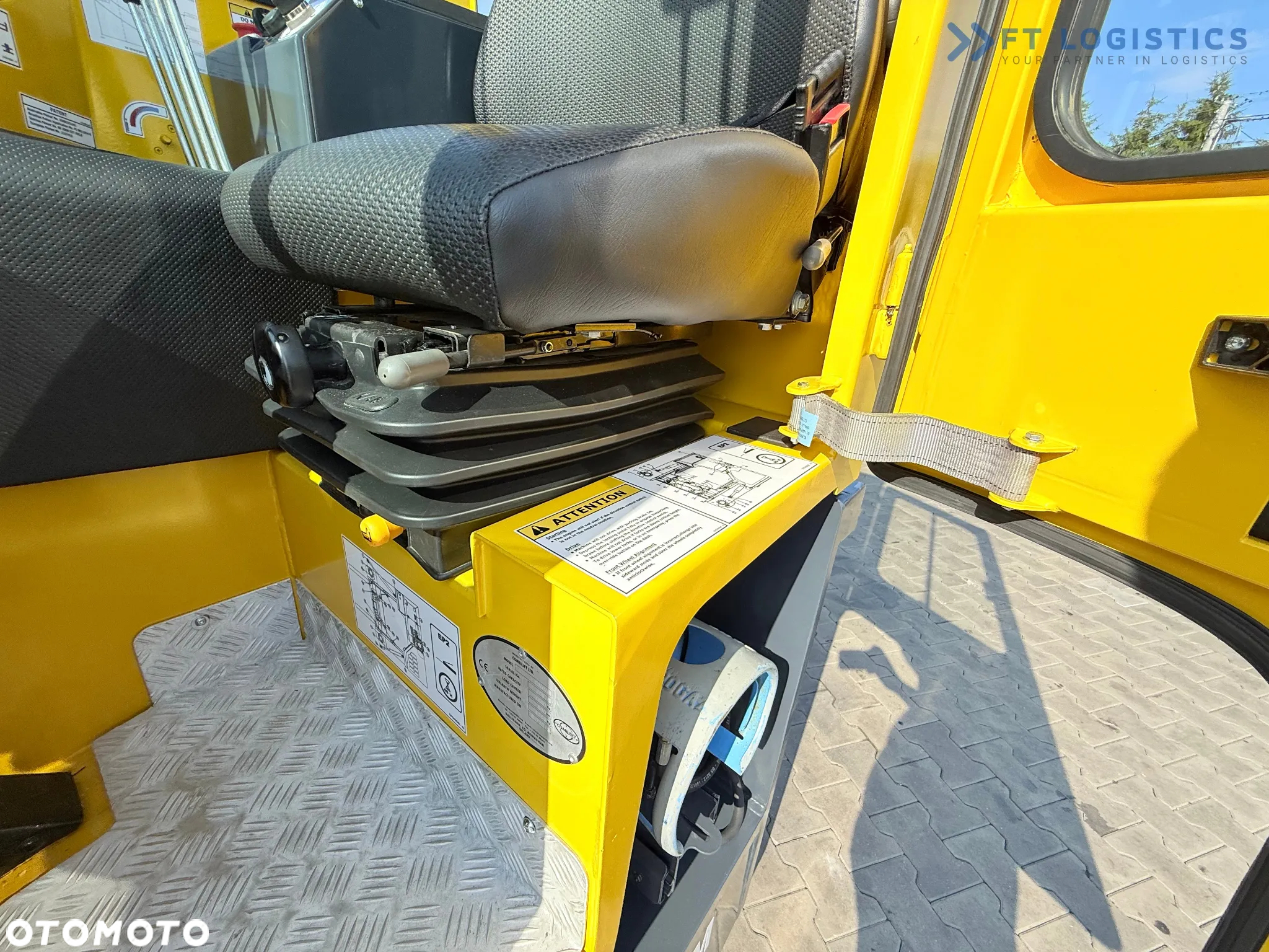 Combilift C3000 / GAS / TRIPLEX - 4900MM / JEDYNE 1537 MTH / POZYCJONER WIDEŁ / KABINA / JAK NOWY - 12