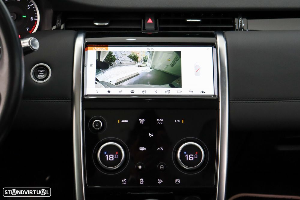 Land Rover Discovery Sport P300e Dynamic SE - 23
