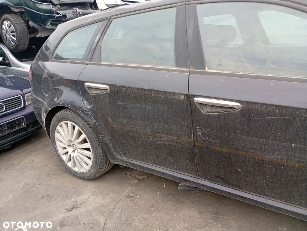 ALFA ROMEO 159 2.4 JTDM KOMBI LAMPA TYŁ TYLNA PRAWA LEWA - 9