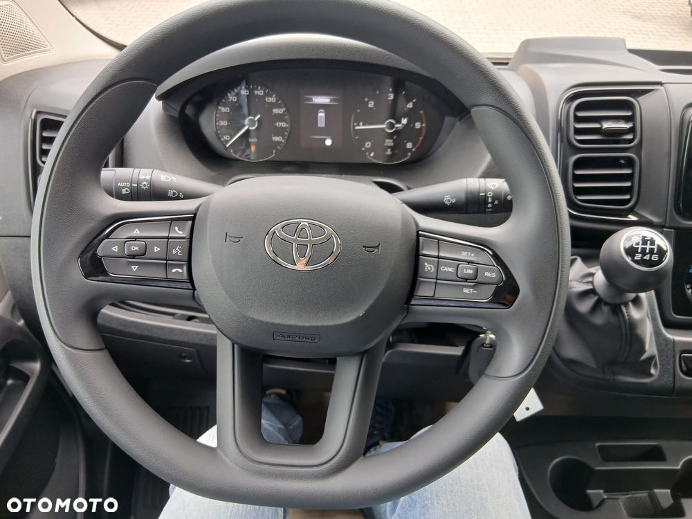 Toyota Proace Max - 12