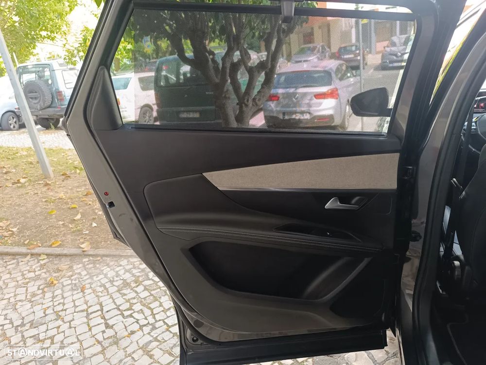 Peugeot 5008 1.2 PureTech GT EAT8 - 22