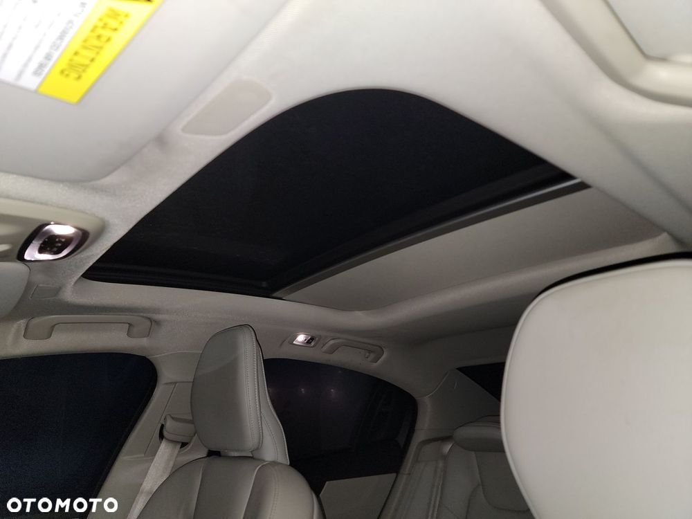 Volvo S60 T5 AWD Momentum Pro - 17