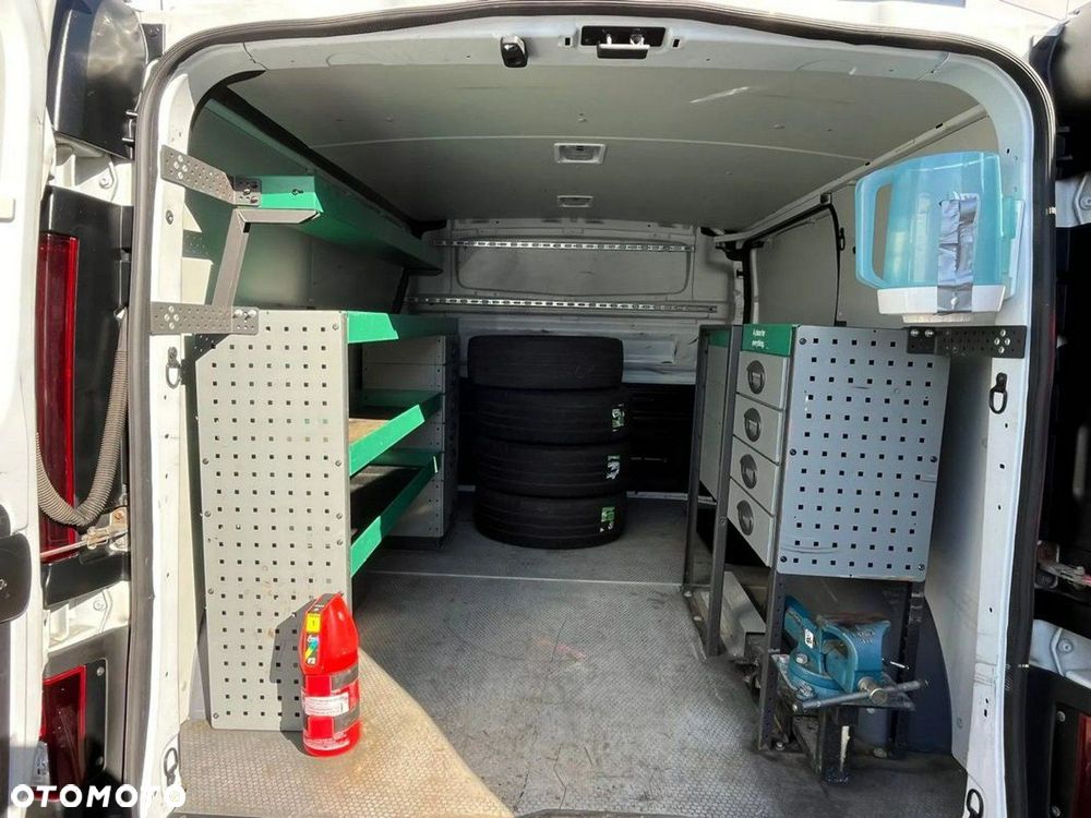 Renault Trafic - 13
