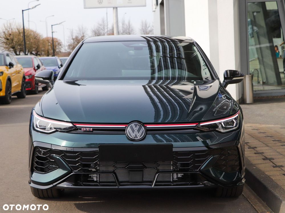Volkswagen Golf - 8