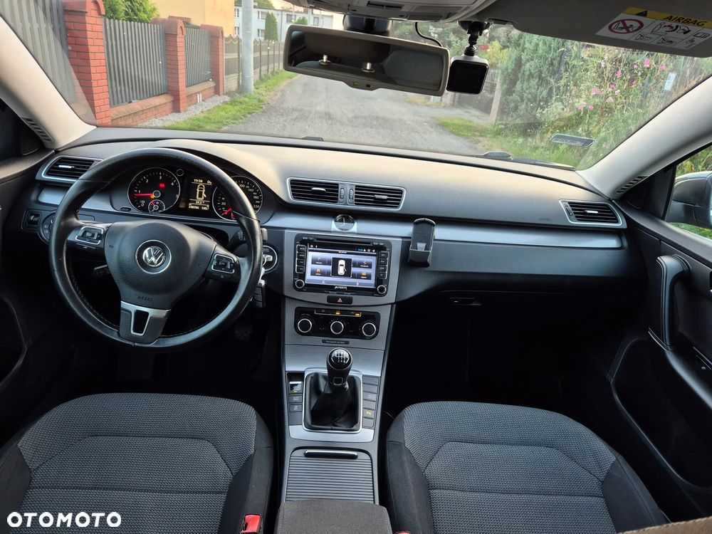 Volkswagen Passat 1.6 TDI Comfortline - 18