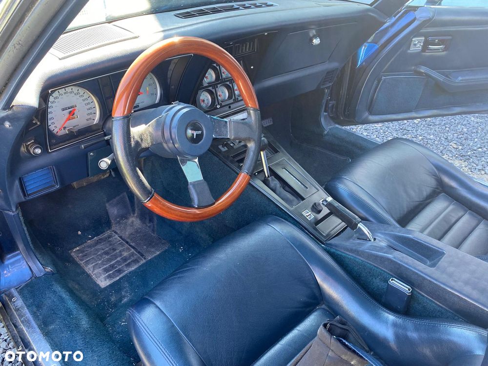 Chevrolet Corvette - 14