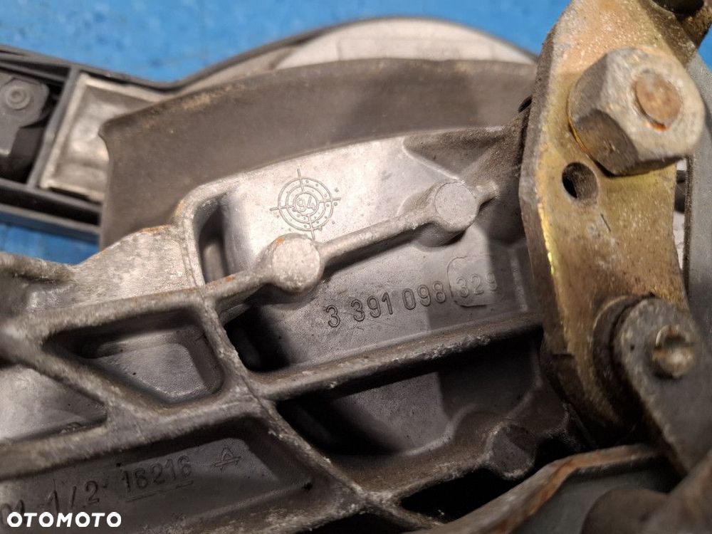 MERCEDES-BENZ 220 E MECHANIZM SILNICZEK WYCIERACZEK PRZÓD 3391098329 - 9