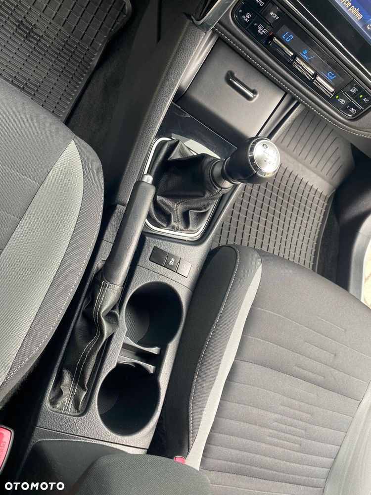 Toyota Auris - 23