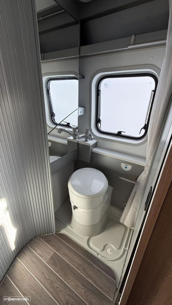 Adria Twin 600 SPT cama transversal - 8