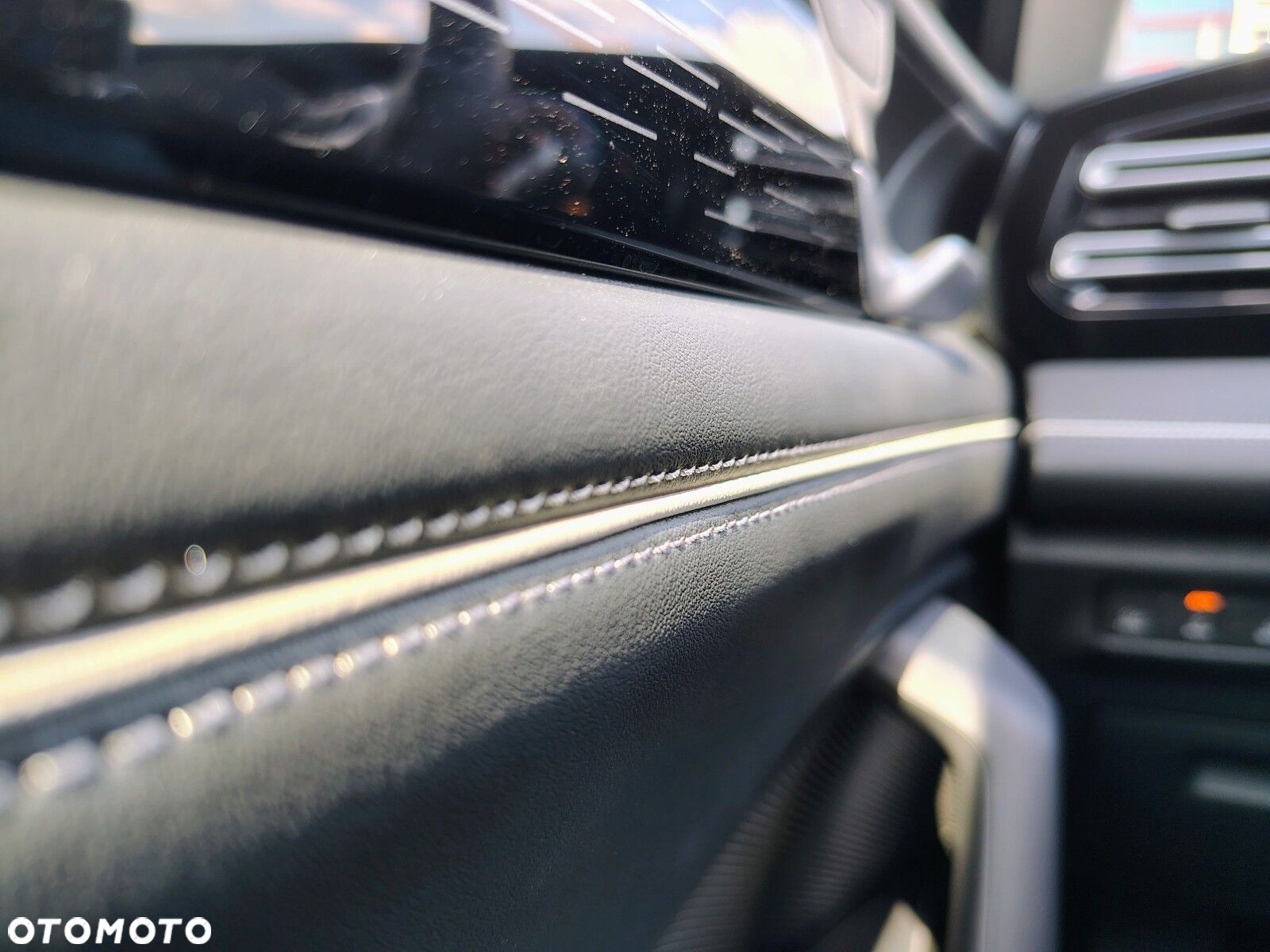 Volkswagen Tiguan - 32