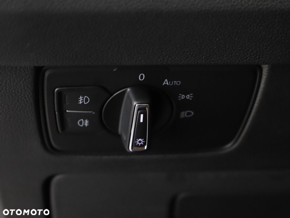 Volkswagen Passat Variant 2.0 TDI 4Mot Elegance DSG - 21