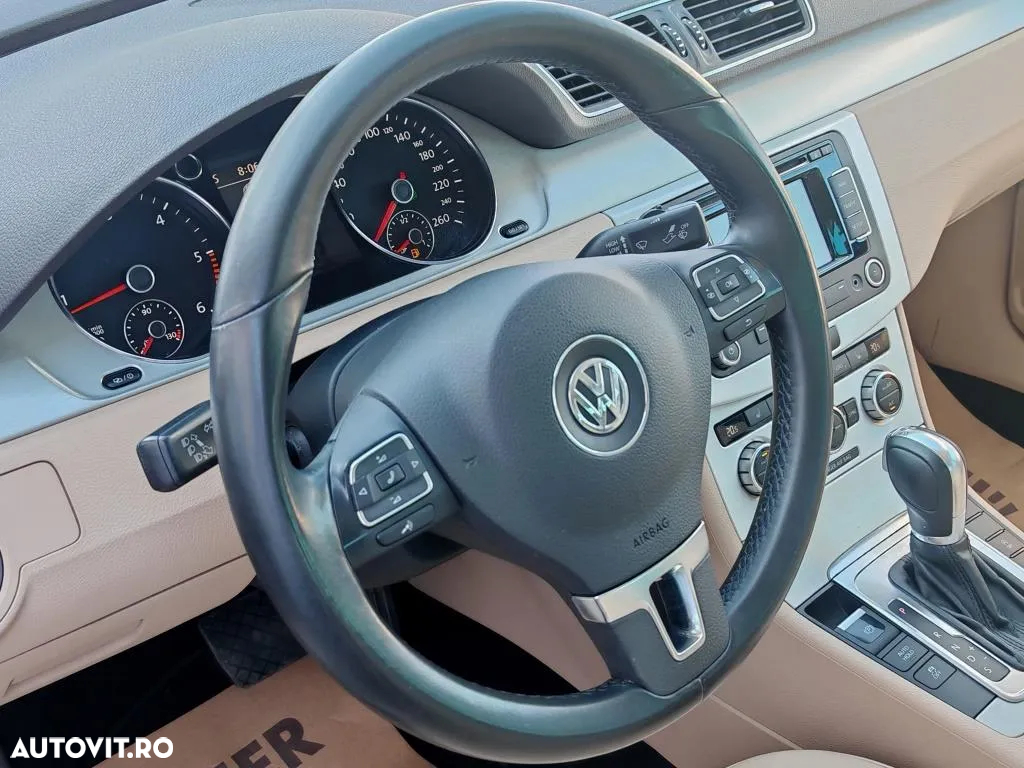 Volkswagen Passat - 22
