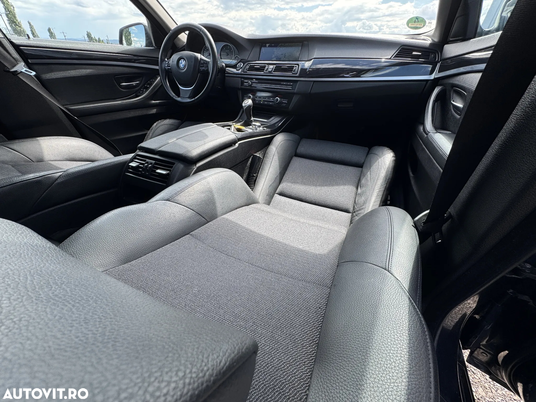 BMW Seria 5 520d - 29