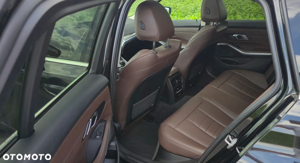 BMW Seria 3 320d xDrive M Sport sport - 25