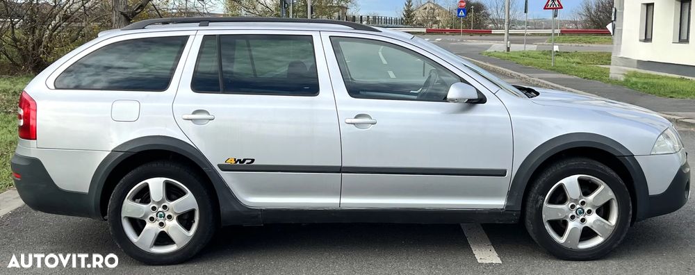Skoda Octavia Combi 2.0 TDI DPF Scout 4x4 - 3