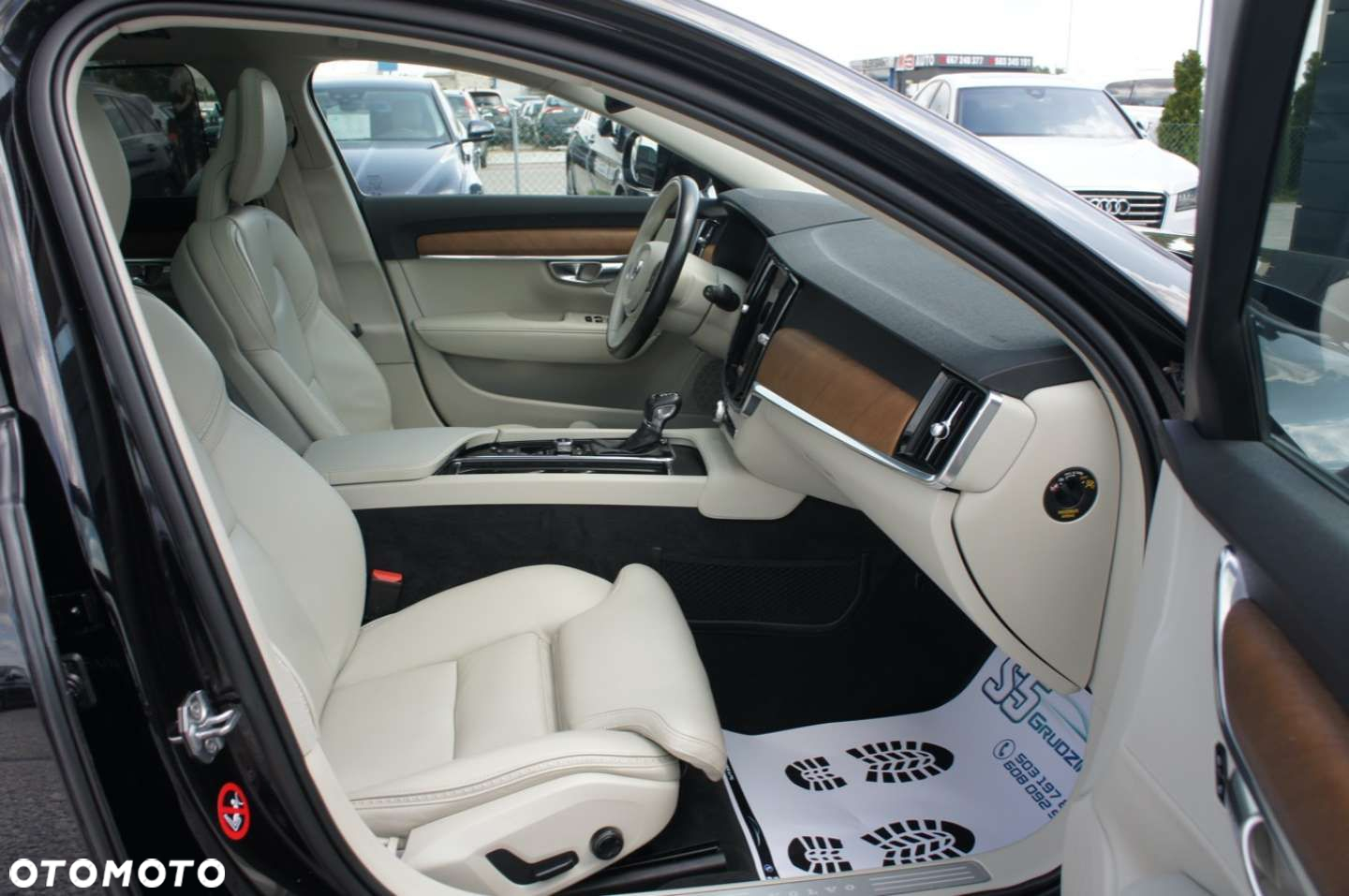 Volvo V90 Cross Country - 18