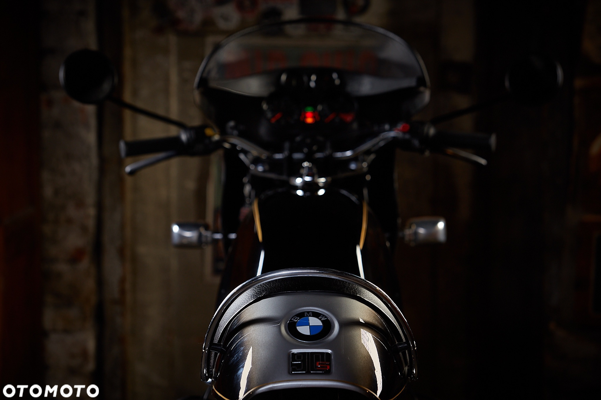 BMW R - 8