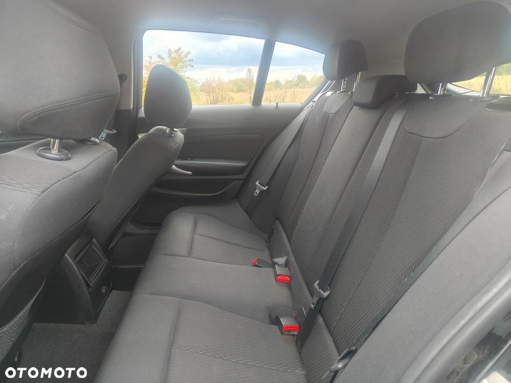 BMW Seria 1 116i - 11