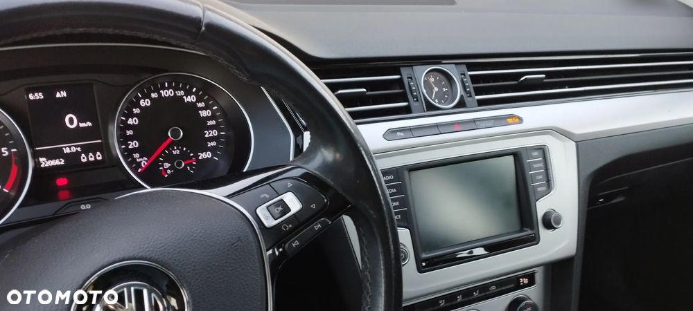 Volkswagen Passat - 10