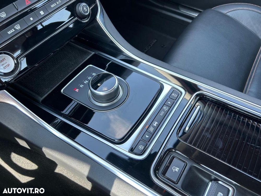 Jaguar XE 20d Aut. Prestige - 21