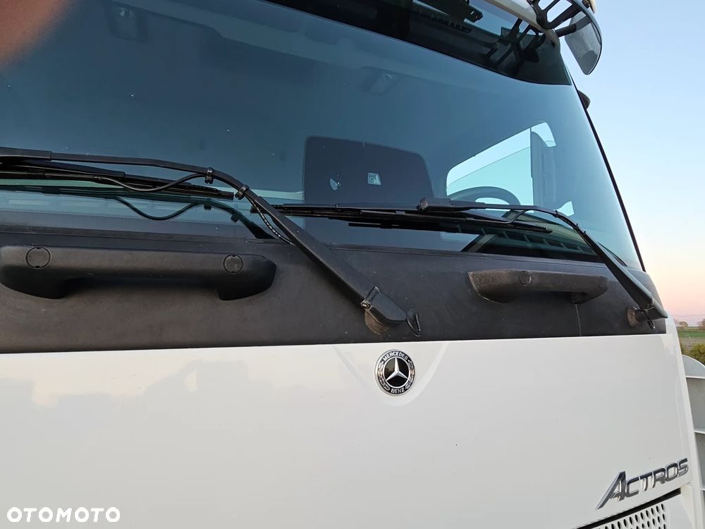 Mercedes-Benz Actros - 12