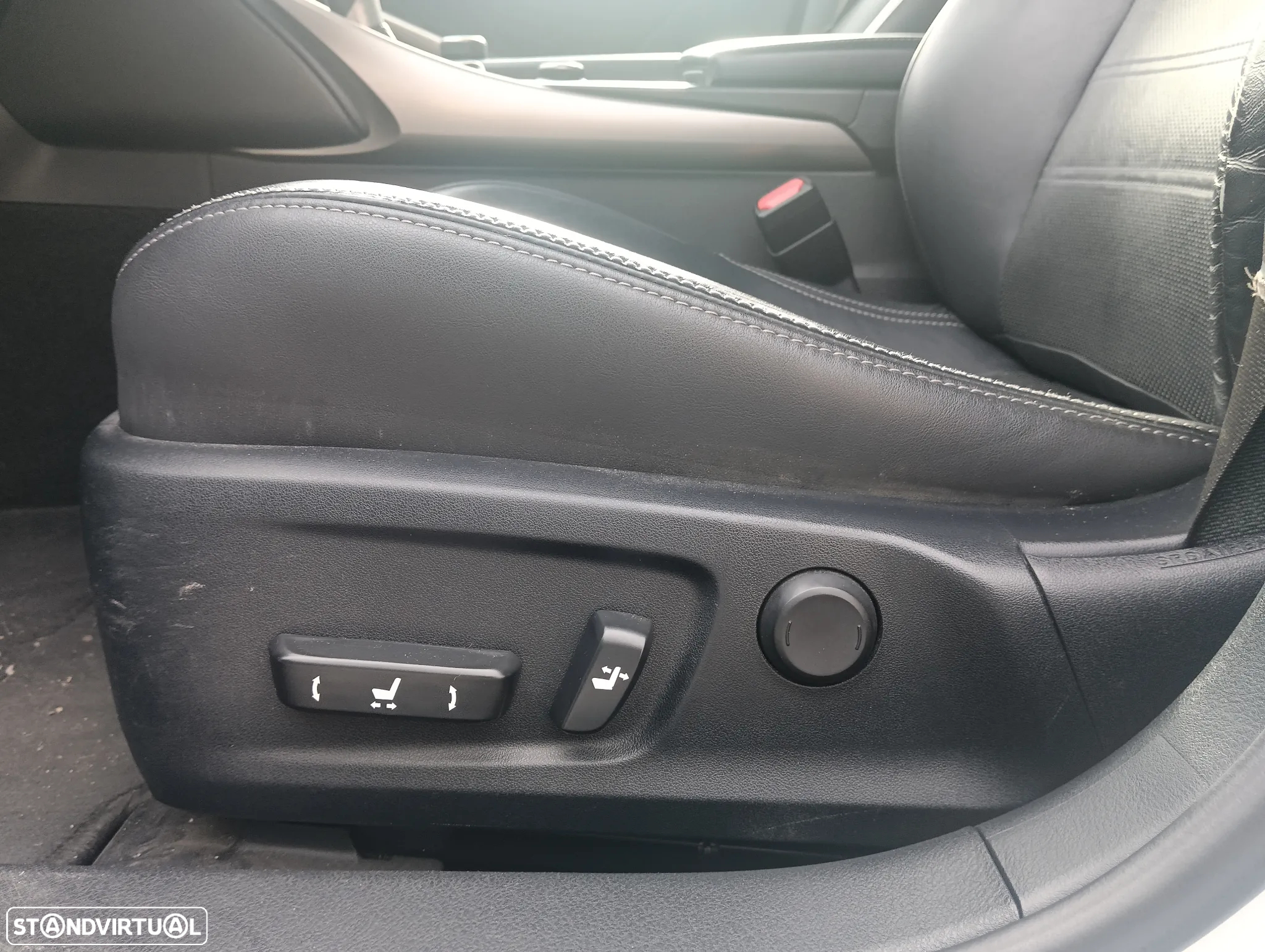 Lexus IS 300H Executive+ - 4