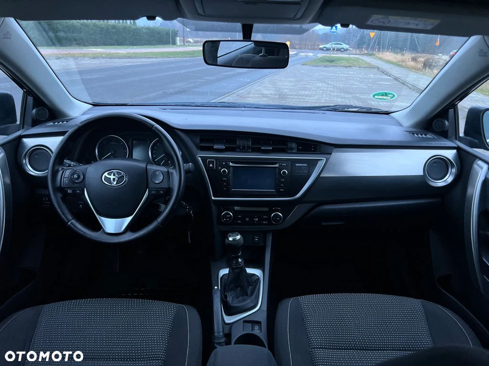 Toyota Auris 2.0 D-4D Dynamic - 9