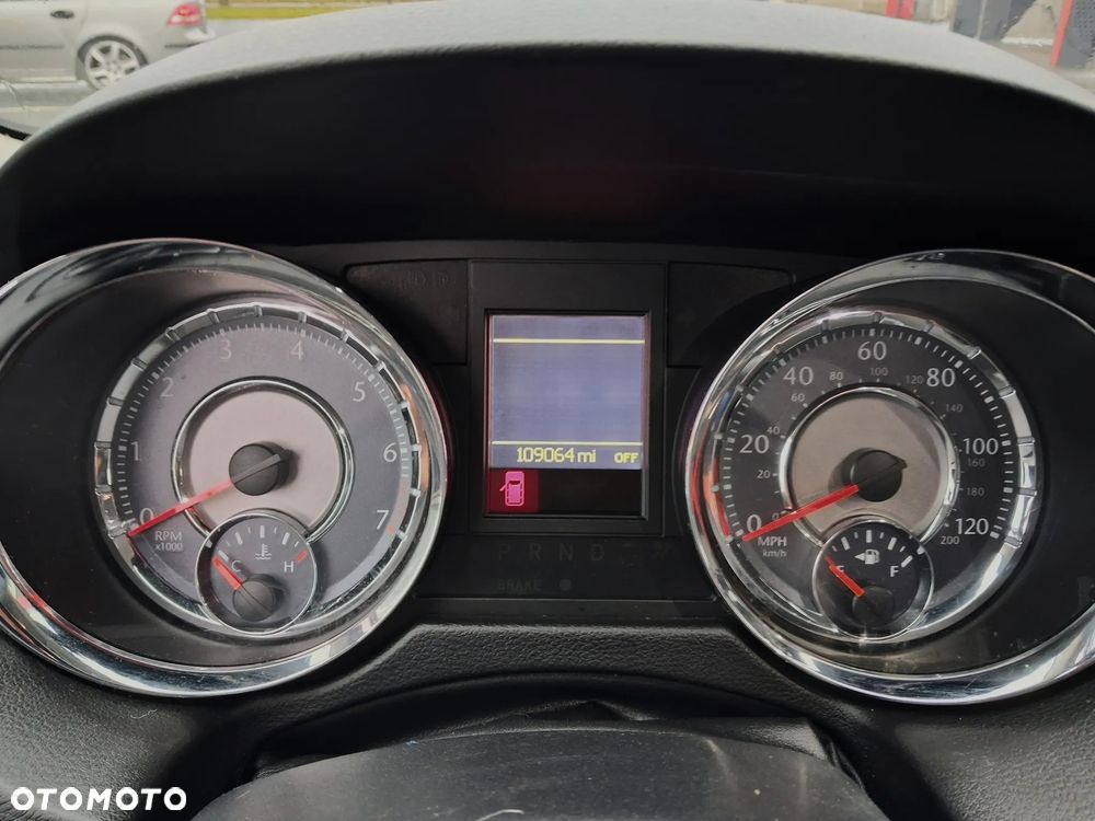 Chrysler Town & Country 3.6 Touring - 31