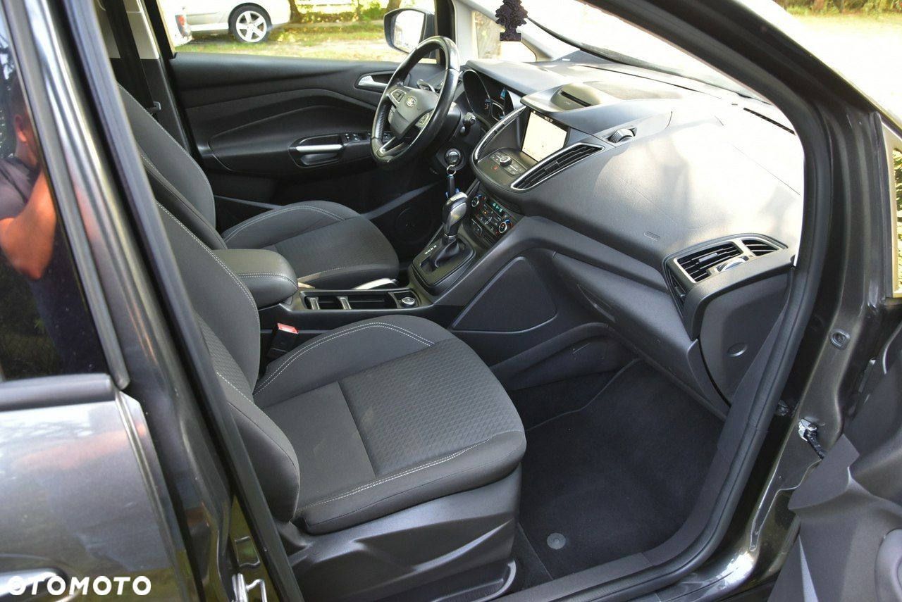 Ford Grand C-MAX - 11